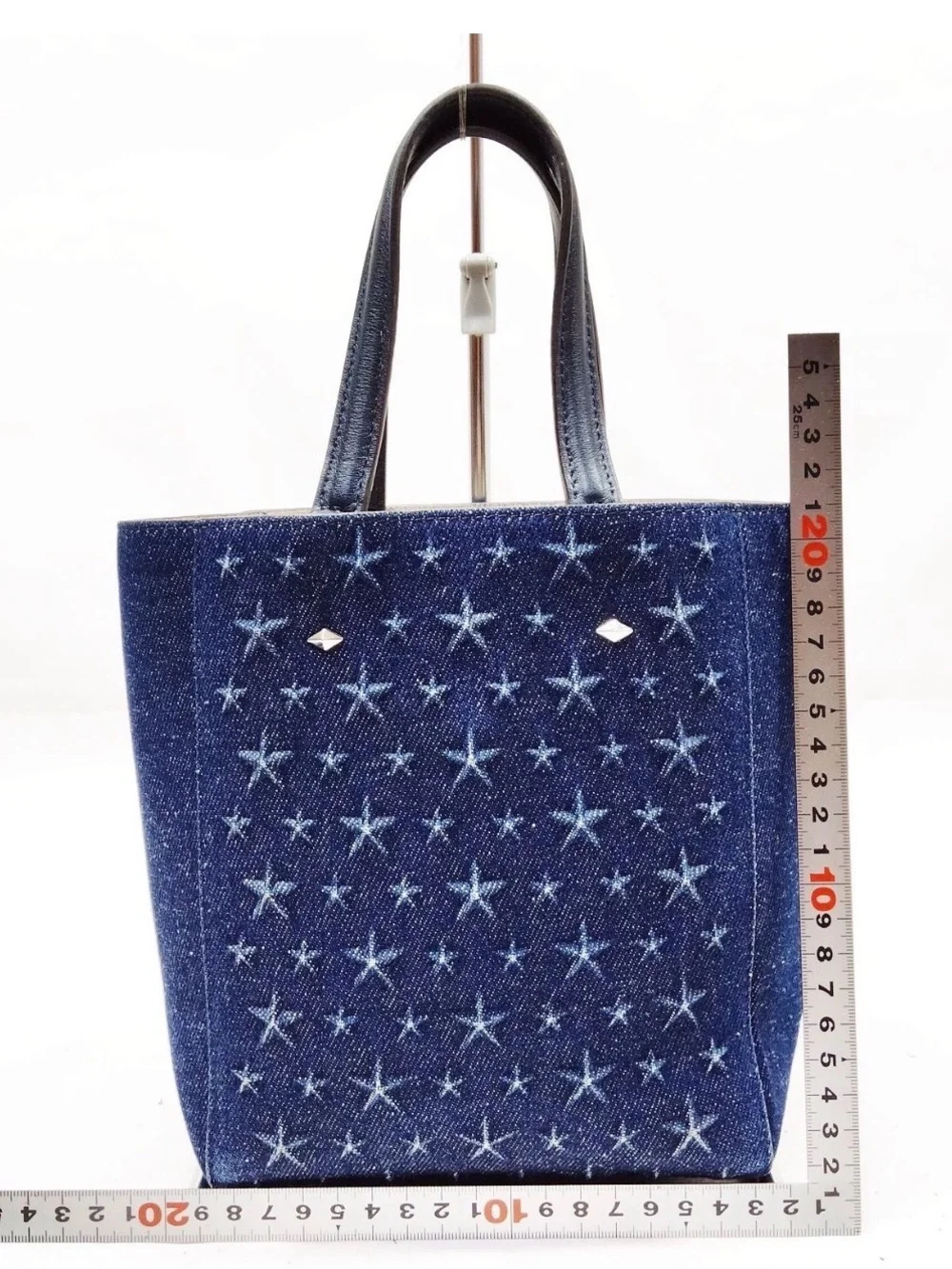 Jimmy Choo Denim Tote in Navy and Black
Jimmy Choo Lenny denim tote bag - Picture 12 of 14